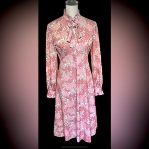 Vintage 1970s Pink Floral Tie Necklace Dress